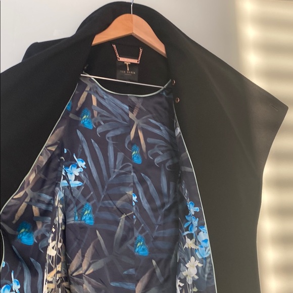 Authentic Ted Baker ROSE
Wool wrap coat. - Picture 7 of 8